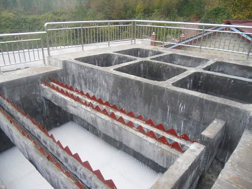 怎么在沉淀池安裝斜管填料，需要固定嗎？